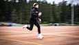 Manse PP:n pesäpalloilija Saaga-Angelia Raudasoja on mitatusti naisten Superpesiksen nopein pelaaja. 30 metriä menee aikaan 3,93 sekuntia.
