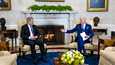 Aihe oli vakava, mutta tunnelma oli rento ja hyväntuulinenkin, kun presidentit Sauli Niinistö ja Joe Biden tapasivat mediaa lyhyesti ennen reilun tunnin mittaisia neuvottelujaan Valkoisessa talossa Washingtonissa perjantaina 4. maaliskuuta. Lopputulemana tapaamisesta oli, että Suomi ja Yhdysvallat tiivistävät yhteistyötään entisestään.
