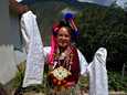 Sonja Laukkanen puki tiibetiläisen kansallispuvun matkallaan Kiinaan vuonna 2014.