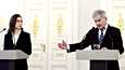 Pääministeri Sanna Marin ja tasavallan presidentti Sauli Niinistö kommentoivat Ukrainan tilannetta torstaina Presidentinlinnassa järjestetyssä tiedotustilaisuudessa.