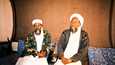 Osama bin Laden (vas.) ja Ayman al-Zawahiri. Kuvauspaikka ei ole tiedossa.