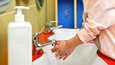 Käsien pesu saippualla on arkinen ja tehokas keino suojautua koronavirukselta.