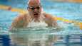 Matti Mattsson ui välierissä hitaammin kuin alkuerissä 100 metrin rintauinnissa.