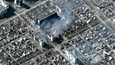 Tiistaina otetussa sateliittikuvassa näkyy pommitusten tuhoja Mariupolissa.