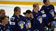 Suomen naisten jääkiekkomaajoukkue romahti Tanskan MM-kisoissa historiallisesti mitalipelien ulkopuolelle, kun Tšekki kaatoi Naisleijonat torstain puolivälierässä.
