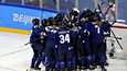 Mitalikasa! Suomi voitti naisten jääkiekkopronssia Pekingin olympialaisissa 2022.