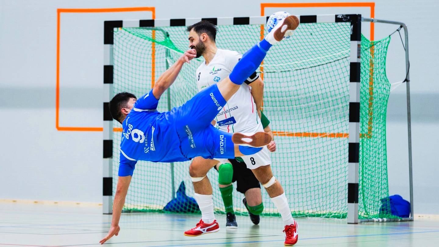 Akaa Futsal karkasi välierissä johtoon otteluvoitoin 2–0, liigan finaalipaikka katkolla leijonapaidoille lauantaina