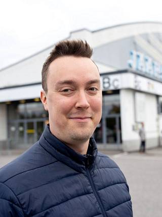 Aamulehden urheilun päällikkö Lauri Lehtinen.