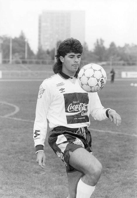 FC Jazzissa sankariksi ja legendaksi noussut Luiz Antonio paukutti heti ensimmäisellä kaudellaan Suomessa 21 maalia. Lähes 30 vuotta hän ehti olla yksin vuoden 1992 maalikuningas. 