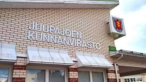 Juupajoen kunnanjohtajan valintatyöryhmä on päättänyt kutsua soveltuvuusarviointeihin kaksi virkaa hakenutta.