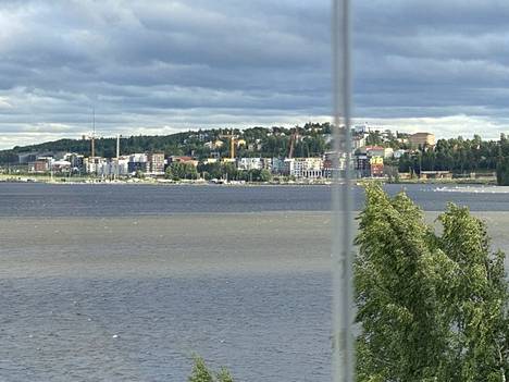 Näsijärvessä on havaittu jo useita samentumia kesän aikana. Lauantaina 6. elokuuta Aamulehti sai useita vinkkejä Näsisaaren rakennustyömaalta vesistöön valuvasta likavedestä. 