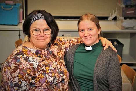 Yhteistyö sujuu, kun osataan kuunnella. Päivi Lehtinen ja Irma Hauska ovat molemmat suhteellisen tuoreita työntekijöitä Rymättylän seurakunnassa.