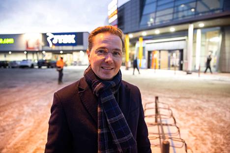 Kari Leuku, 54, kiinteistönvälittäjä, Pirkkala: ”Terveisiä kotiin omalle perheelle, vanhemmille sekä hyville kavereille.”