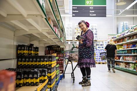Tavallisimpia tarjoustuotteita, joita porilaisen Sorjo Mäkipään tulee ostettua ovat liha, kala, mehut ja hedelmät. Kahvia Mäkipää ostaa harvemmin, mutta senkin kohdalla hän seuraa tarjouksia.