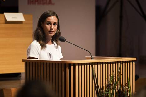 Pääministeri Sanna Marin (sd.) puolueensa eduskuntaryhmän kesäkokouksessa Kuopiossa keskiviikkona. 