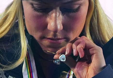 Yhdysvaltojen Mikaela Shiffrin on nyt seitsenkertainen maailmanmestari. Shiffrin voitti suurpujottelun MM-kullan täpärällä 0,12 sekunnin erolla.