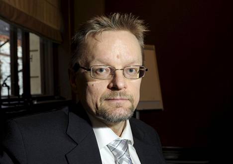 Professori Timo Rothoviuksen mukaan Fortumin nykyinen omistuspohja on ongelmallinen. Rothovius kuvattuna Helsingissä 18. joulukuuta 2014. 
