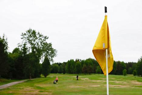 Kaupunginhallituksen hyväksymän esityksen mukaan frisbeegolf jää Ruotulaan ja golftoiminnot siirtyvät uuteen sijaintiin Nurmi-Sorilaan. Kuva on otettu Tammer-Golfin kentältä perjantaina 10.6.2022. 