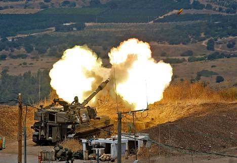 Israeli vastasi perjantaina Libanonin raketti-iskuun Pohjois-Israelista Kir-yat Shmonan kaupungin lähistöltä.