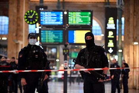 Veitsihyökkäys sattui Parisiissa juna-asemalla.