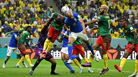 Brasilialla ja Kamerunilla on paljon pelissä – ensimmäinen hamuaa lohkovoittoa, jälkimmäinen pudotuspelipaikkaa.