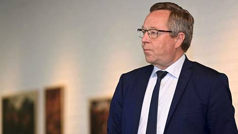 Elinkeinoministeri Mika Lintilä varoittaa, ettei valtion energiakampanja tarjoa kansalaisille mitään ”kikkakolmosta”. Lintilä kuvattiin Tuusulassa keskustan puoluehallituksen, eduskuntaryhmän työvaliokuntien sekä ministeriryhmän yhteiskokoukseen 10. elokuuta 2022.