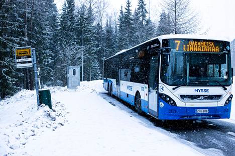 Tampereen seudun joukkoliikenteen eniten käytettyjen lippujen hintoja korotetaan viidellä prosentilla 1.5.2023 alkaen. 