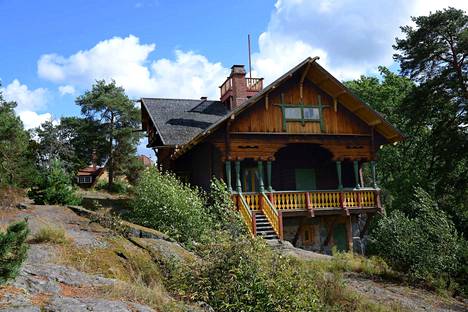 Emil Wikströmin ylätalo vuodelta 1902 oli kuvanveistäjän ja tämän perheen koti. Visavuori on toiminut museona vuodesta 1967.