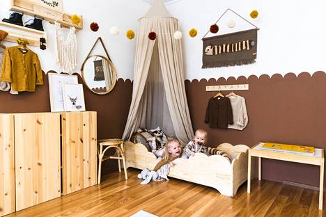 Venla ja Viljo Auranevan huone on täynnä ihania, kekseliäitä yksityiskohtia. Huoneen sisustus sai inspiraationsa Venlan suloisesta lastensängystä. 