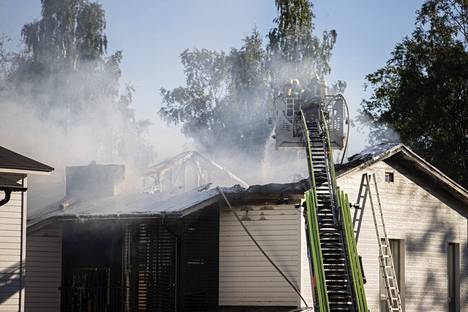 Luhtitalo vaurioitui palossa, mutta palon leviäminen naapuritaloihin saatiin estettyä.