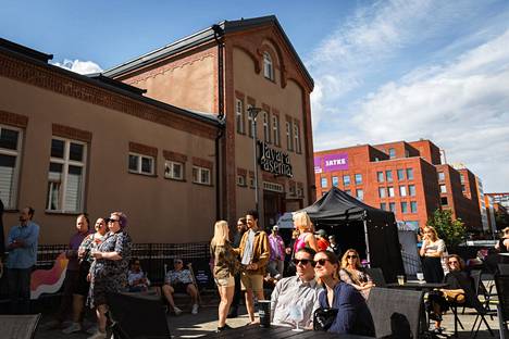 Uusi Tampere-festivaali siirrettiin täksi kesäksi Hiedanrannasta Tavara-asemalle. Tavara-asemalla on järjestetty monipuolisesti tapahtumia läpi vuoden.