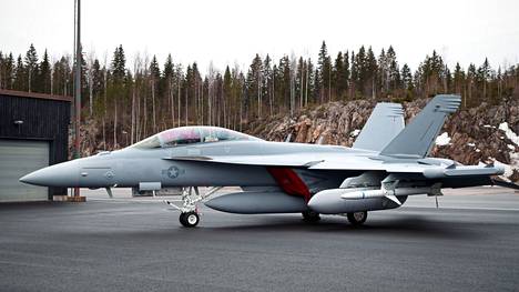 Touho 21 -lentotoimintaharjoituksessa lennetään F/A-18-Hornet-hävittäjillä. Käytössä on myös Hawk-suihkuharjoituskone.