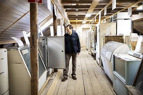 Suomen jäähdytystekniikan museon museosäätiön hallituksen puheenjohtajana ja jäähdytystekniikan emeritusprofessori Antero Aittomäki kertoo, että museossa kävijöitä kiinnostavat erityisesti yksittäiset jääkaapit, jotka saattavat muistuttaa, heitä menneiltä vuosikymmeniltä. 