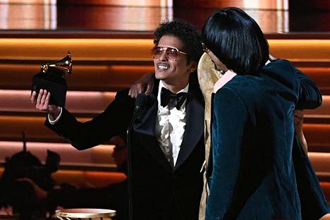 Bruno Mars ja Anderson Paak Las Vegasissa Grammy-gaalassa.