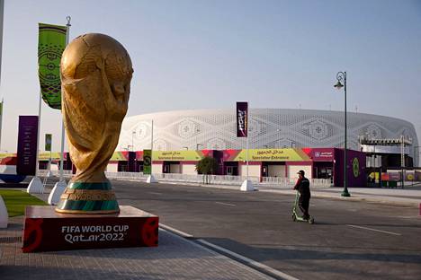 Jalkapallon MM-kisat alkavat sunnuntaina Qatarissa.