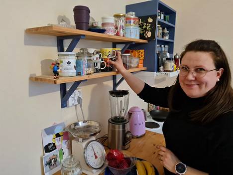 Ammattijärjestäjä Olena Sandholm auttaa ihmisiä kodin tavaroiden järjestämisessä ja keväällä hän antaa tähän vinkkejä Sastamalan Opiston kurssilla.