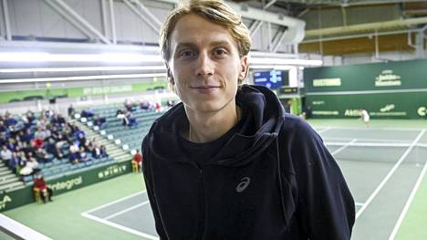 Tennisammattilainen Emil Ruusuvuori arkistokuvassa.