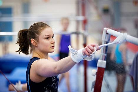 Nyt 16-vuotias Maisa Kuusikko on Tampereen Voimistelijoiden superlupaus. 