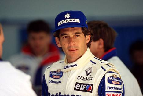 Ayrton Senna kuoli vappupäivänä vuonna 1994 San Marinon gp:ssä sattuneessa onnettomuudessa. Sennan ja Ratzenbergerin kuolonkolarit johtivat ratojen nopeuksien laskemiseen muun muassa shikaanein.