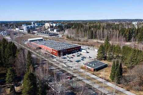 Tammermatic oy on päättänyt muuttaa Tampereen Raholasta Pirkkalaan Huovin teollisuusalueelle, lentoaseman risteyksen tuntumaan. Tältä Tammermaticin alueella näytti torstaina 15. huhtikuuta.