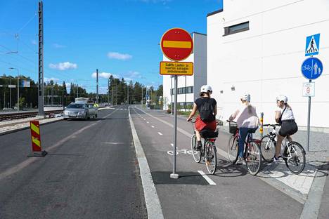 Pyöräilijät antoivat palautetta Taysin vaarallisesta pyöräväylästä - Tampere  - Aamulehti