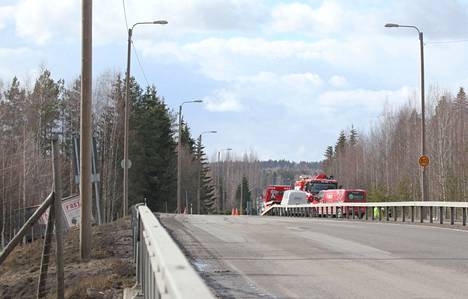 Kaksi henkilöä menehtyi rekka-auton ja henkilöauton nokkakolarissa Huittisissa valtatie 2:lla maaliskuussa 2022.