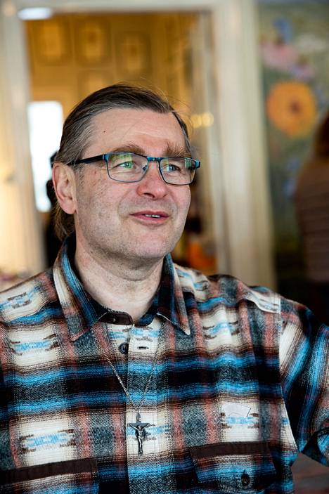 Erkki Jokinen erosi papin tehtävistä Hämeenkyrön seurakunnasta vuonna 2017. Hän päätti keskittyä lukemiseen, ajatteluun, kirjoittamiseen ja rukoiluun.
