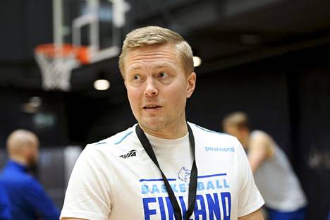 Lassi Tuovi on Suomen koripallomaajoukkueen päävalmentaja.
