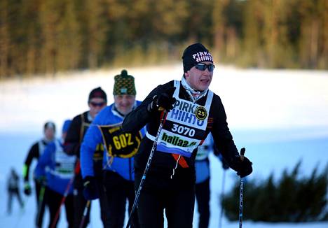 Pirkan hiihto numero 67 järjestetään maaliskuussa. Kuvassa hiihtäjiä vuodelta 2019, kärjessä nokialainen Markus Salokannel, joka suksi tuolloin jo 25. Pirkan hiihtonsa. 