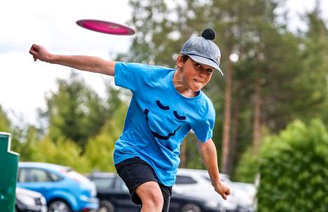 Kuutti Leppänen voitti kesäkuussa järjestetyn Amateur Open-kilpailun eli nokialainen tuleva seiskaluokkalainen ei ole enää pelkkä frisbeegolfin harrastaja.