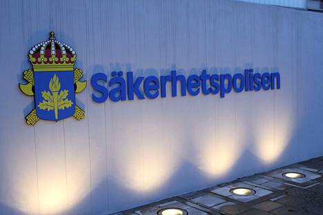 Ruotsin Säpon poliisitalon sisäänkäynti Solnassa Bolstomtavägenillä.