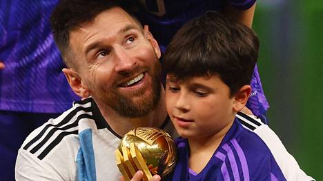 Lionel Messin ura maajoukkueessa jatkuu sittenkin. Myös perhe oli mukana mestaruusjuhlissa.