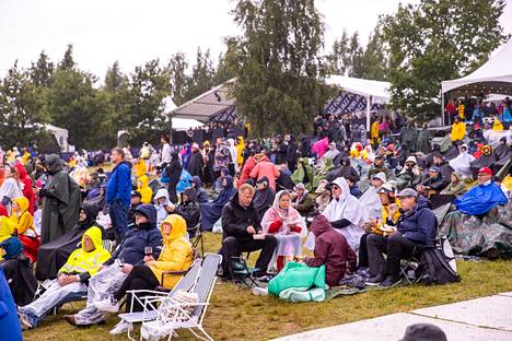 Sateinen ja kolea sää verotti Pori Jazzin konserttipäivien porttimyyntiä. Taloudellinen tulos jäänee silti plusmerkkiseksi.
