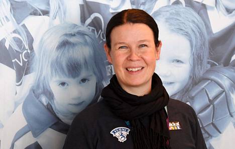 Naisten maajoukkueen GM Tuula Puputti kuvattiin jääkiekon maajoukkueiden mediatilaisuudessa Helsingissä 1. helmikuuta 2021.